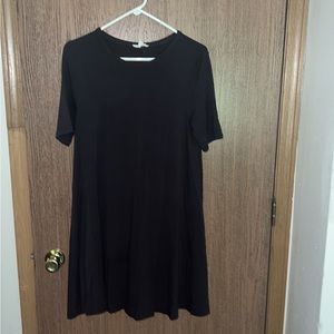 Black flow dress. Size medium